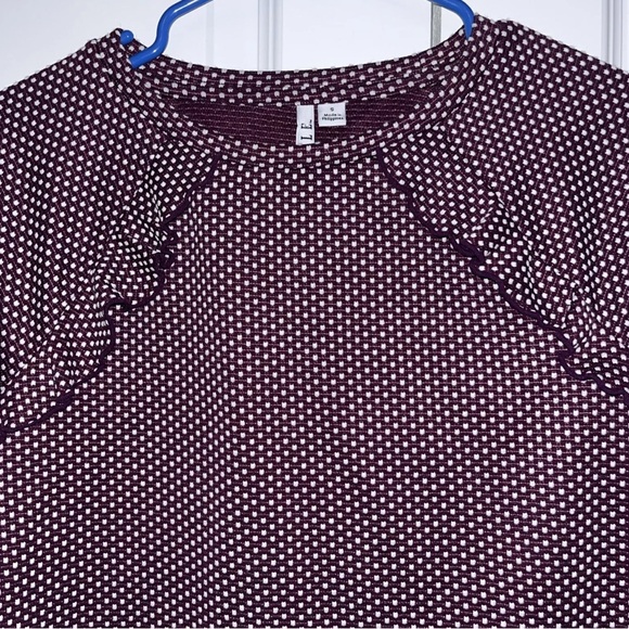 Elle Women’s S Ruffle Sweatshirt Plum Polka Dot Pullover Top Casual EUC - Picture 5 of 9